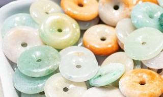 冰种帝王绿翡翠（冰种帝王绿）