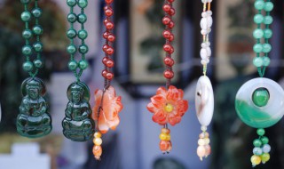 翡翠中的翡是什么颜色 翡翠里面的翡是什么颜色