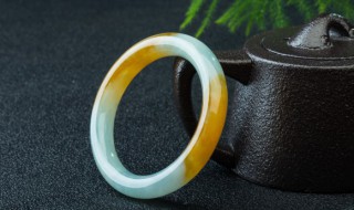 冰种黄翡翠（冰种黄加绿翡翠）