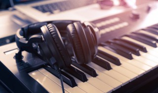 你就像清早第一口水很甜是什么歌(你就像清早的一口水很甜是什么歌)