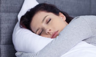 梦到陌生男人（梦到陌生男人和自己亲热）