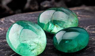 挑选翡翠原石方法（翡翠原石挑选技巧）