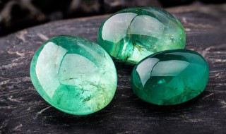 高冰种翡翠价格（高冰种翡翠价钱）