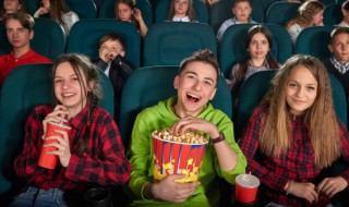 摩登时代揭示了什么社会现象（摩登是一个现代的特征）