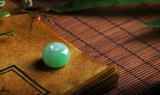 糯冰种翡翠值钱吗 糯冰种的翡翠能值多少钱