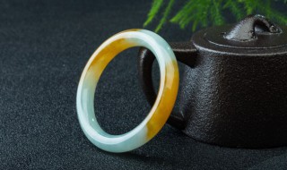 冰种雪花棉翡翠（冰种雪花棉翡翠价格）