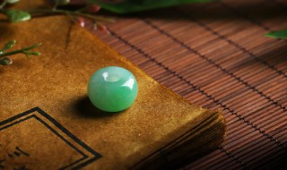 怎样辨认翡翠真假 怎么辨认真假翡翠