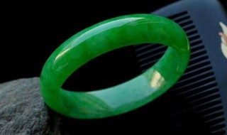 如何判断翡翠的好坏（怎么鉴别翡翠的好坏）