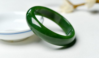 翡翠糯种和豆种哪个好（翡翠糯种好还是豆种好）