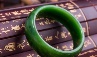 油青种翡翠好不好 油青翡翠好吗