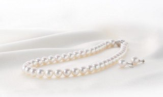 戴珍珠项链有什么好处?? 长期佩戴珍珠项链有什么好处