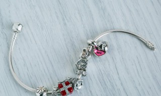 白金手链有哪些保养小秘诀?（金手链的保养方法）