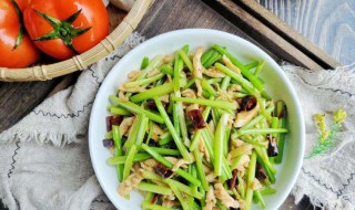 芹菜和鸡肉相克吗（西芹和鸡肉相克吗）