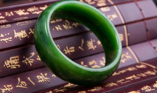 老坑冰种翡翠（老坑冰种翡翠值多少钱）