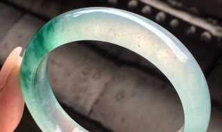 玉和翡翠的区别价格（玉和翡翠有什么区别哪个价格高）