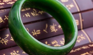 注胶的翡翠 注胶的翡翠手镯对身体有害吗