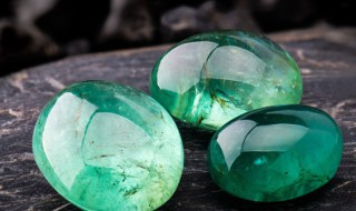 翡翠要水养吗 翡翠养在水里好吗