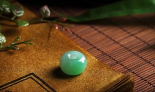 天然翡翠的鉴别（天然翡翠的鉴别方法）