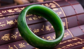 翡翠玉养人吗 翡翠人养玉 玉养人