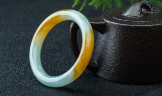 翡翠手镯断了还值钱吗（玉手镯断了还值钱吗）