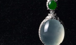 翡翠长什么样子（翡翠长什么样子图片）