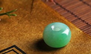碧玉和翡翠哪个好（猫眼碧玉和翡翠哪个好）