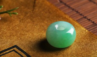 翡翠原石毛料大全（翡翠原石毛料多少钱怎么买的）