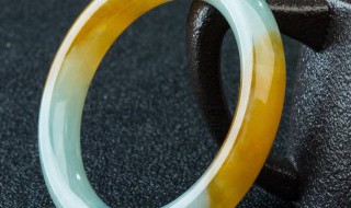 翡翠手镯白冰的好吗 白冰种翡翠手镯