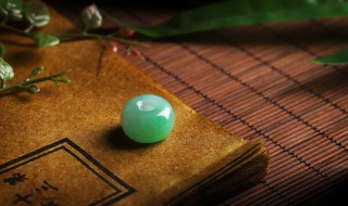 玉髓好还是翡翠好 玉髓与翡翠哪个更好