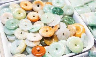 翡翠里有棉絮好还是没有好 翡翠里面有棉絮是好还是不好