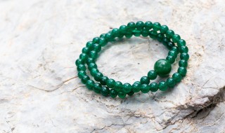 翡翠手链戴哪只手好 翡翠手链戴哪个手比较好