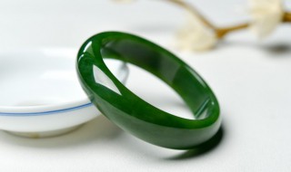 翡翠专业知识 翡翠专业知识介绍