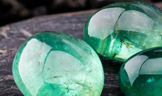 淡绿色翡翠值钱吗 淡绿的翡翠值钱吗