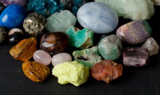 粉色的翡翠值钱吗（粉色翡翠为什么不值钱）