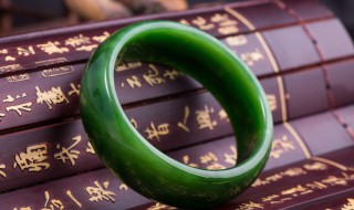 翡翠玉镯的好处 翡翠手镯的好处