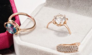 钻石和翡翠哪个值钱（钻石和玉石哪个值钱）