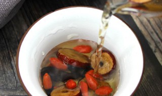 人参黄精茶功效与作用（人参黄精茶功效与作用男人喝）