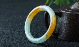 翡翠手镯对人体的好处 翡翠手镯对人体的好处对比