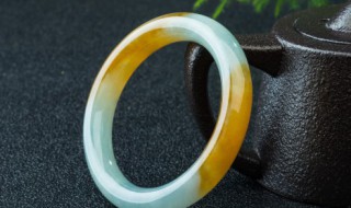 戴和田玉好还是翡翠好（女性戴和田玉好还是翡翠好）