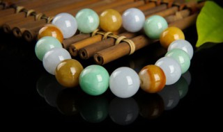 翡翠哪种好（佘太翠和翡翠哪种好）