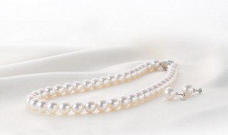 珍珠怎么鉴别真假（海水珍珠怎么鉴别真假）