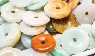 红翡翠值钱吗（缅甸红翡翠值钱吗）