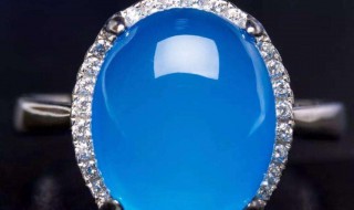 翡翠带蓝色值钱吗（深蓝色翡翠值钱吗）