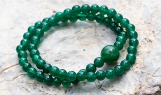 翡翠原石多少钱（一吨翡翠原石多少钱）