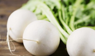 银耳莲子汤不能与什么一起吃（银耳莲子粥不能和什么一起吃）