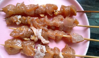 炸鸡肉串串香的做法 炸串鸡肉串图片