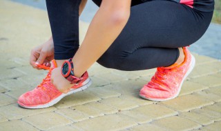 袜子硬邦邦的怎么洗软（袜子怎么洗柔软）