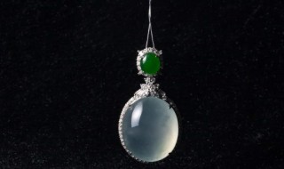 怀孕能带翡翠吊坠吗（怀孕能戴翡翠吊坠吗）