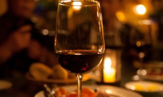 喝不完的红酒怎么利用（红酒怎样就不能喝了）