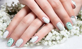 怎么做法式美甲 自己做法式美甲